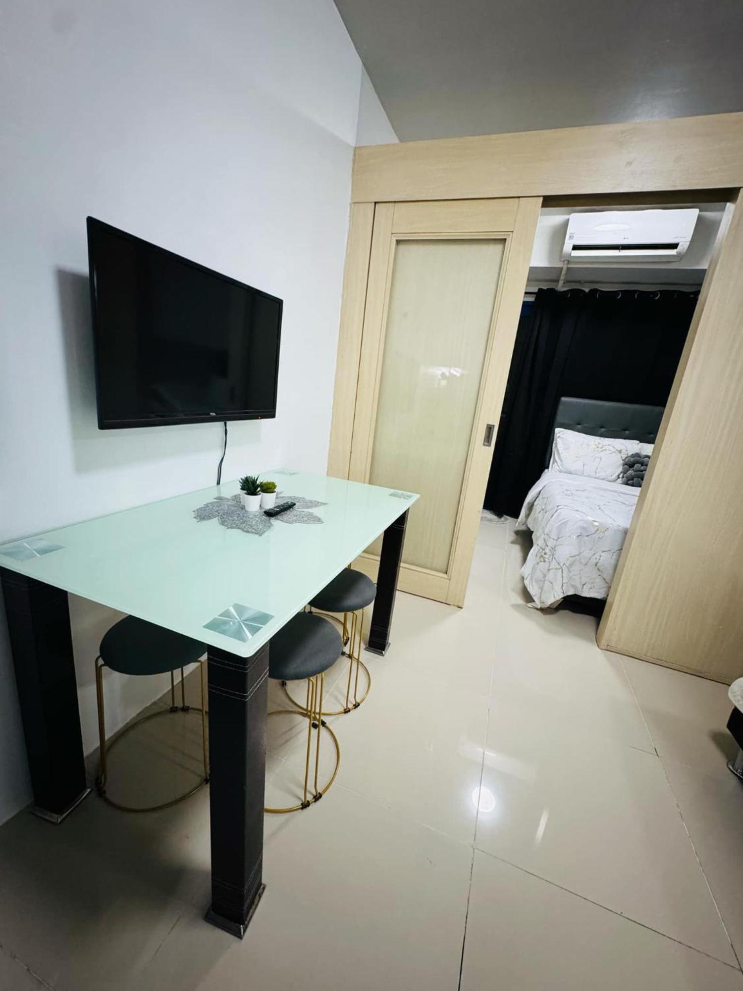 Moa Pasay Sea Residences Condotel Exterior photo